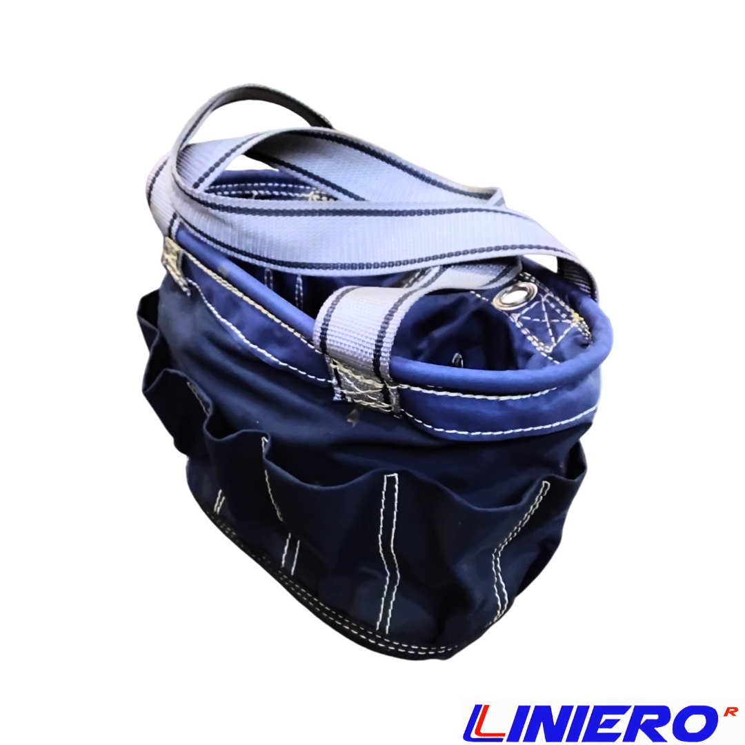 BALDE CAPACHO CON BOLSILLOS Y MANILLAS 36X18X22 CMS.